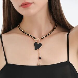 Chic Black Velvet Heart Pendant Necklace With Tassel - Vintage-Inspired